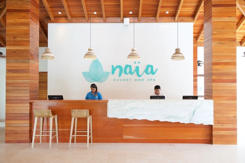 Naia Resort And Spa Seine Bight Village Exterior foto
