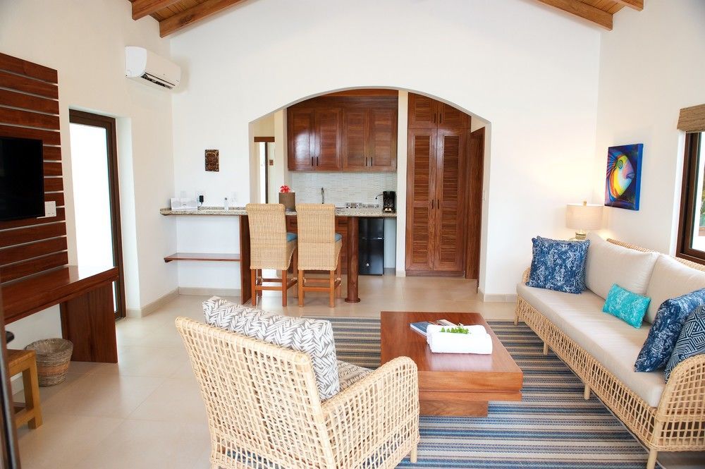 Naia Resort And Spa Seine Bight Village Exterior foto